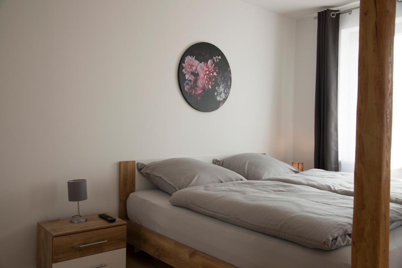 ארפורט Schoene Grosse Ferienwohnung 79M2 Und 2 Baeder, Zentrumnah, 2Og מראה חיצוני תמונה
