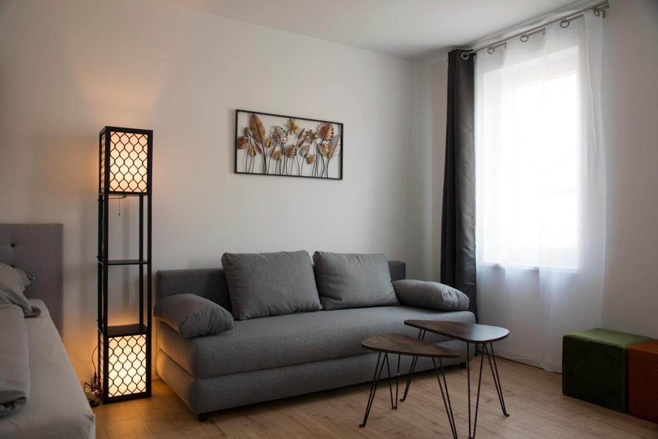 ארפורט Schoene Grosse Ferienwohnung 79M2 Und 2 Baeder, Zentrumnah, 2Og מראה חיצוני תמונה