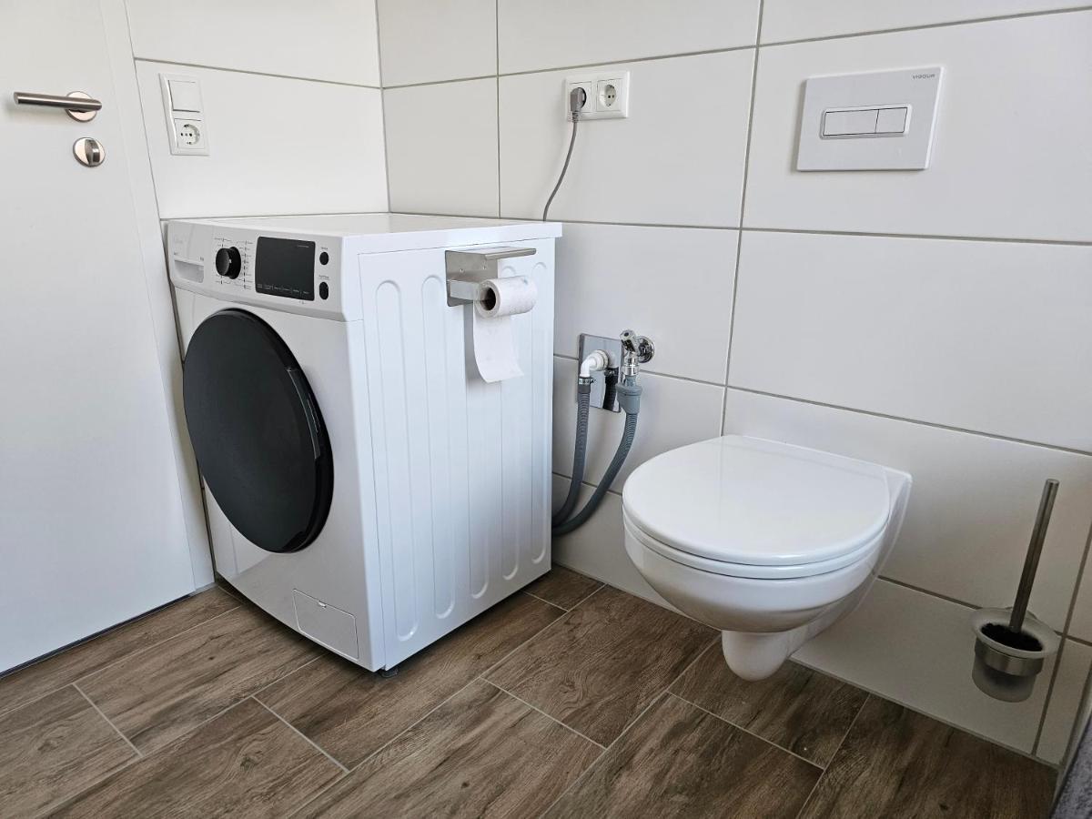 ארפורט Schoene Grosse Ferienwohnung 79M2 Und 2 Baeder, Zentrumnah, 2Og מראה חיצוני תמונה