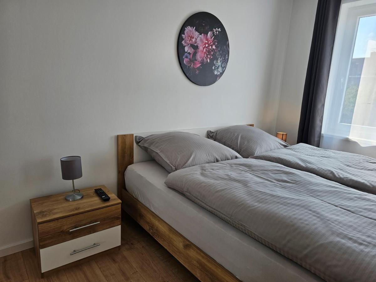 ארפורט Schoene Grosse Ferienwohnung 79M2 Und 2 Baeder, Zentrumnah, 2Og מראה חיצוני תמונה