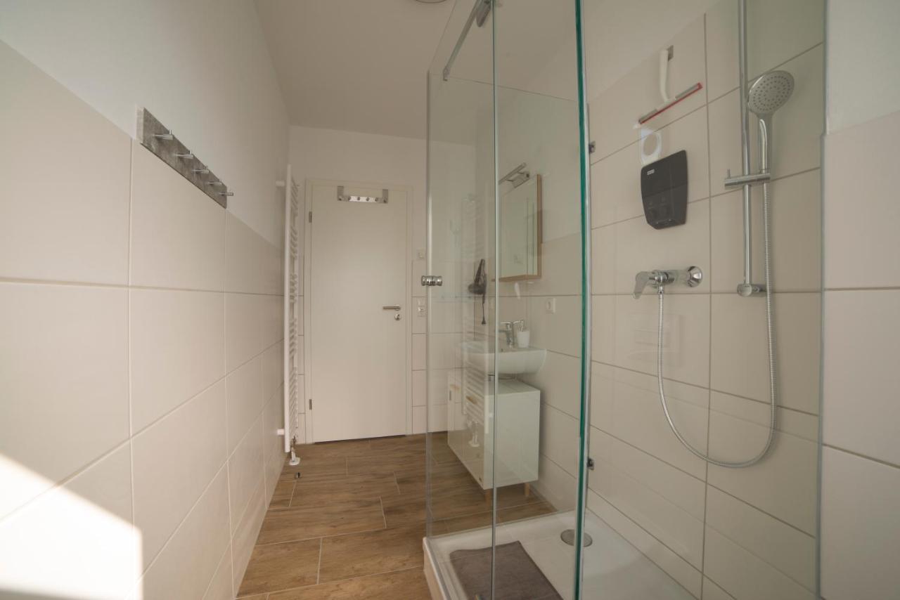 ארפורט Schoene Grosse Ferienwohnung 79M2 Und 2 Baeder, Zentrumnah, 2Og מראה חיצוני תמונה
