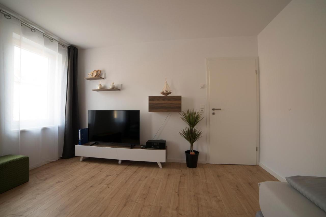 ארפורט Schoene Grosse Ferienwohnung 79M2 Und 2 Baeder, Zentrumnah, 2Og מראה חיצוני תמונה