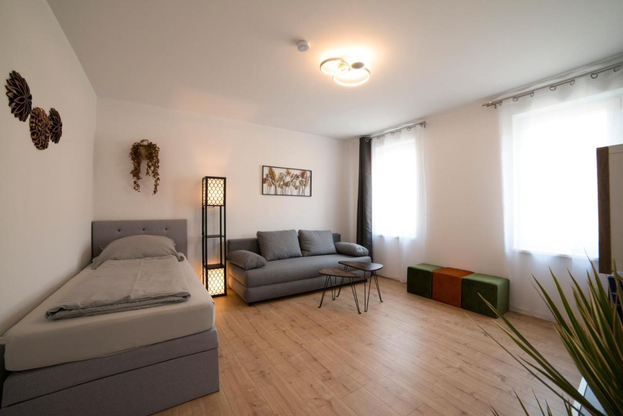 ארפורט Schoene Grosse Ferienwohnung 79M2 Und 2 Baeder, Zentrumnah, 2Og מראה חיצוני תמונה
